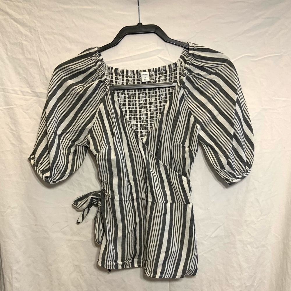 Old Navy surplice blouse